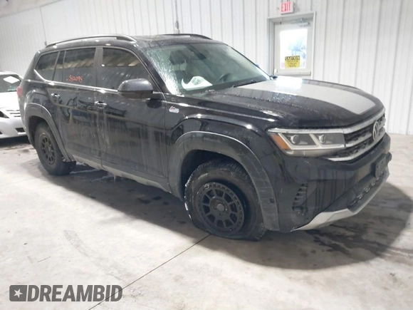 2021 Volkswagen Atlas 3.6L V6 SE w/Technology with VIN 1V2KR2CA7MC540494, listed as a IAAI auction lot 41562095 with 105,795 mi miles. Bid and sale history available at carsss.com. Image 1.