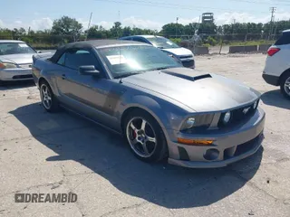 2007 Ford Mustang GT Deluxe with VIN 1ZVFT85H175246709, listed as a IAAI auction lot 41995828 with 43,434 mi miles and . Bid and sale history available at carsss.com. Image 1.