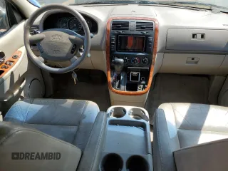 2005 Kia Sedona LX with VIN KNDUP131X56672224, listed as a Copart auction lot 88444405 with 151,386 mi miles and Salvage Title. Bid and sale history available at carsss.com. Image 8.