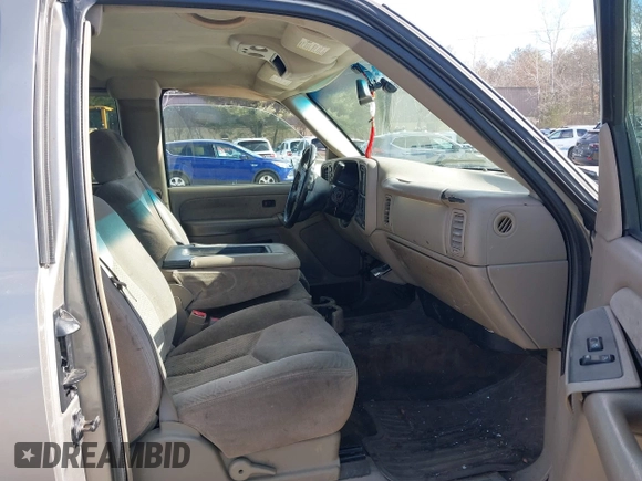 2003 Chevrolet Silverado 1500 LS with VIN 2GCEK19V231240843, listed as a IAAI auction lot 41439844 with 351,433 mi miles. Bid and sale history available at carsss.com. Image 5.