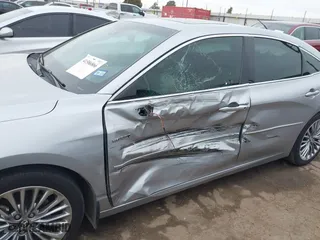 2019 Toyota Avalon Hybrid Limited with VIN 4T1B21FB2KU005306, listed as a IAAI auction lot 41586866 with 90,543 mi miles. Bid and sale history available at carsss.com. Image 6.