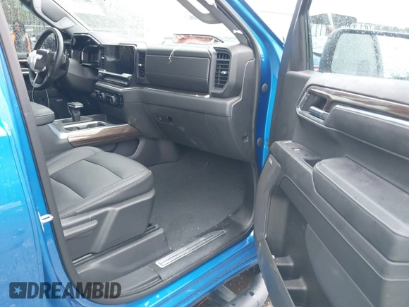 2023 Chevrolet Silverado 1500 RST with VIN 3GCUDEED2PG265510, listed as a IAAI auction lot 40779318 with 15,020 mi miles. Bid and sale history available at carsss.com. Image 5.