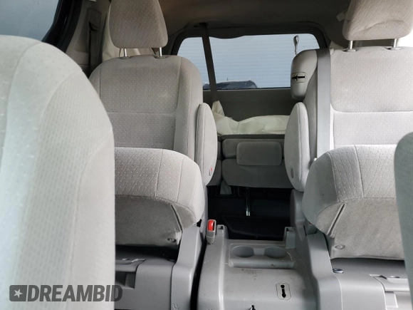 2020 Toyota Sienna LE Auto Access Seat с VIN 5TDKZ3DC1LS050976, выставлен на аукционе Copart как лот 55835635 с пробегом 76 450 миль миль и Списание • Salvage title. История ставок и продаж доступна на DreamBid. Изображение 10.