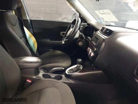 2016 Kia Soul with VIN KNDJN2A25G7358844, listed as a IAAI auction lot 41370917 with 99,498 mi miles. Bid and sale history available at carsss.com. Image 5.