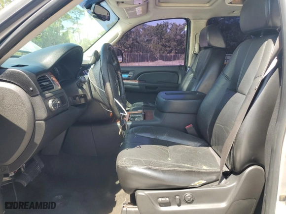 2007 Chevrolet Suburban LS with VIN 1GNFC16027J253685, listed as a Copart auction lot 52257635 with 247,317 mi miles and Clean Title. Bid and sale history available at carsss.com. Image 7.