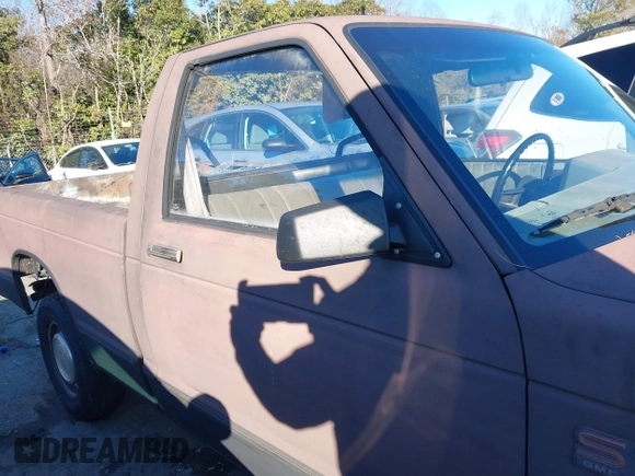 1986 GMC Sonoma with VIN 1GTBS14EXG2502284, listed as a IAAI auction lot 41273610 with 154,805 mi miles and . Bid and sale history available at DreamBid. Image 13.