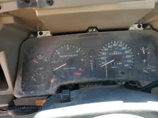 1996 Dodge 1500 z VIN 1B7HC13Y1TJ188317, wystawiony jako Copart lot #55630765 z przebiegiem 279 551 mil mil oraz Szkoda całkowita • Salvage title. Historia ofert i sprzedaży dostępna na DreamBid. Obrazek 9.