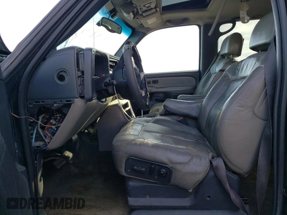2002 Chevrolet Suburban LT with VIN 1GNFK16T02J261631, listed as a Copart auction lot 46933875 with Not provided miles and Salvage title. Bid and sale history available at DreamBid. Image 7.