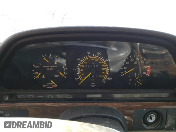 1988 Mercedes-Benz 560 with VIN WDBCA39D0JA401107, listed as a Copart auction lot 70535804 with 328,561 mi miles and Clean Title. Bid and sale history available at DreamBid. Image 9.