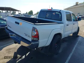 2012 Toyota Tacoma PreRunner z VIN 3TMJU4GN2CM128050, wystawiony jako IAAI lot #42200352 z przebiegiem Nie podano mil oraz . Historia ofert i sprzedaży dostępna na DreamBid. Obrazek 4.