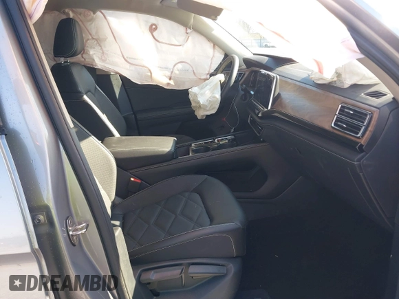 2024 Volkswagen Atlas SE with VIN 1V2KR2CAXRC524586, listed as a IAAI auction lot 41266446 with 15,417 mi miles and . Bid and sale history available at DreamBid. Image 5.