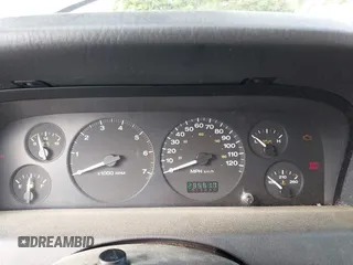 2003 Jeep Grand Cherokee Laredo z VIN 1J8GW48S33C519680, wystawiony jako IAAI lot #42126714 z przebiegiem 295 517 mil mil oraz . Historia ofert i sprzedaży dostępna na DreamBid. Obrazek 7.
