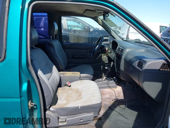 1995 Nissan Frontier XE z VIN 1N6SD16S2SC385250, wystawiony jako IAAI lot #42373497 z przebiegiem 252 537 mil mil oraz . Historia ofert i sprzedaży dostępna na DreamBid. Obrazek 5.