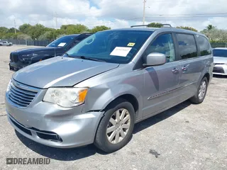 2014 Chrysler Town & Country Touring with VIN 2C4RC1BG6ER463885, listed as a IAAI auction lot 41943602 with 154,815 mi miles. Bid and sale history available at carsss.com. Image 17.