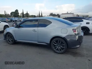2014 Scion tC z VIN JTKJF5C79E3073875, wystawiony jako IAAI lot #41536021 z przebiegiem 158 154 mil mil oraz . Historia ofert i sprzedaży dostępna na DreamBid. Obrazek 14.