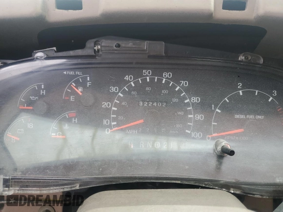 1999 Ford F-250 XL z VIN 1FTNX21F9XEB44305, wystawiony jako Copart lot #57709325 z przebiegiem 322 402 mil mil oraz Czysty tytuł • Clean title. Historia ofert i sprzedaży dostępna na DreamBid. Obrazek 9.