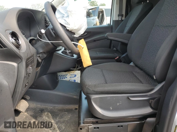 2022 Mercedes-Benz Metris Cargo z VIN W1YV0BEY6N4138833, wystawiony jako Copart lot #68922824 z przebiegiem 9 493 mil mil oraz Szkoda całkowita • Salvage title. Historia ofert i sprzedaży dostępna na DreamBid. Obrazek 7.