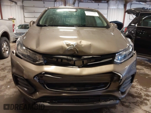 2022 Chevrolet Trax LS z VIN KL7CJNSM5NB509906, wystawiony jako IAAI lot #41833742 z przebiegiem 29 592 mil mil oraz . Historia ofert i sprzedaży dostępna na DreamBid. Obrazek 12.