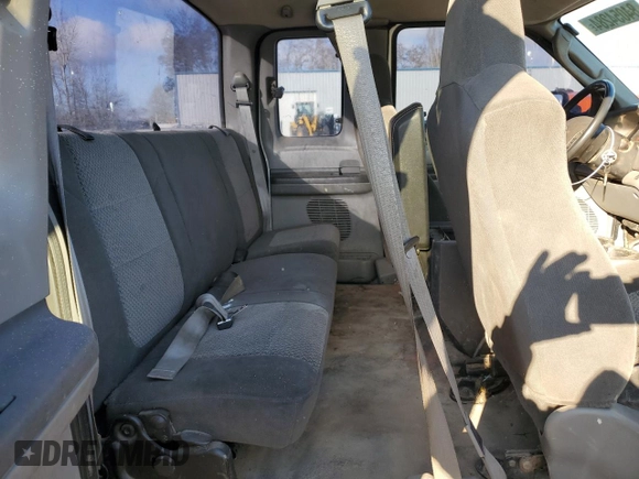2003 Ford F-350 XL with VIN 1FTSX31P63EB62658, listed as a Copart auction lot 84054284 with 227,705 mi miles and Salvage Title. Bid and sale history available at DreamBid. Image 10.