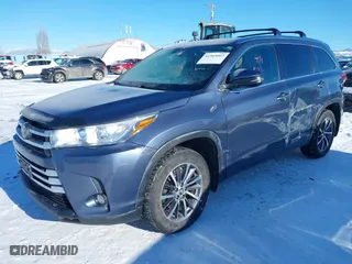 2018 Toyota Highlander SE with VIN 5TDJZRFH7JS867633, listed as a IAAI auction lot 41563063 with 129,190 mi miles. Bid and sale history available at carsss.com. Image 17.