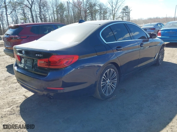 2019 BMW 5 Series 530i xDrive with VIN WBAJA7C55KG912518, listed as a IAAI auction lot 41846385 with 58,262 mi miles. Bid and sale history available at carsss.com. Image 4.