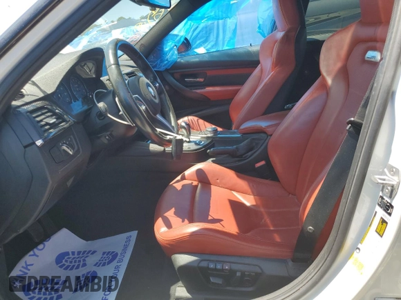 2015 BMW M3 z VIN WBS3C9C52FJ276479, wystawiony jako Copart lot #51453525 z przebiegiem 67 477 mil mil oraz Szkody całkowita. Historia ofert i sprzedaży dostępna na DreamBid. Obrazek 7.