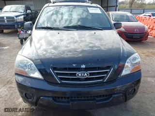 2008 Kia Sorento LX with VIN KNDJD735685762806, listed as a IAAI auction lot 41893864 with 423,437 mi miles. Bid and sale history available at carsss.com. Image 6.