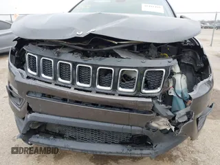 2018 Jeep Compass Latitude with VIN 3C4NJCBB4JT193275, listed as a IAAI auction lot 41491499 with 132,546 mi miles. Bid and sale history available at carsss.com. Image 6.