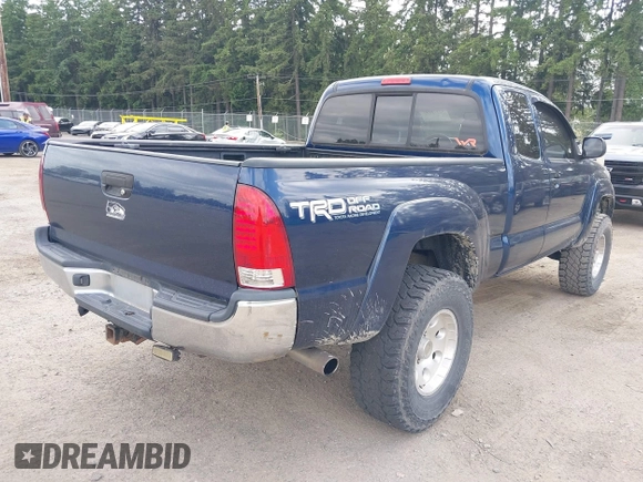 2005 Toyota Tacoma z VIN 5TEUU42NX5Z071204, wystawiony jako IAAI lot #42375147 z przebiegiem 196 158 mil mil oraz . Historia ofert i sprzedaży dostępna na DreamBid. Obrazek 4.