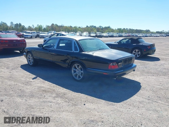 2000 Jaguar XJ with VIN SAJDA15B2YMF14634, listed as a IAAI auction lot 41827953 with 111,505 mi miles and . Bid and sale history available at DreamBid. Image 3.
