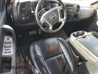 2007 GMC Sierra 2500HD SLT z VIN 1GTHK29677E571403, wystawiony jako Copart lot #48120324 z przebiegiem 252 861 mil mil oraz Szkoda całkowita • Salvage title. Historia ofert i sprzedaży dostępna na DreamBid. Obrazek 8.