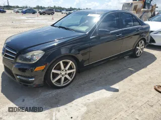 2014 Mercedes-Benz C 250 Sport с VIN WDDGF4HB1ER306501, выставлен на аукционе Copart как лот 73773934 с пробегом Не указан миль и Списание • Salvage title. История ставок и продаж доступна на DreamBid. Изображение 1.