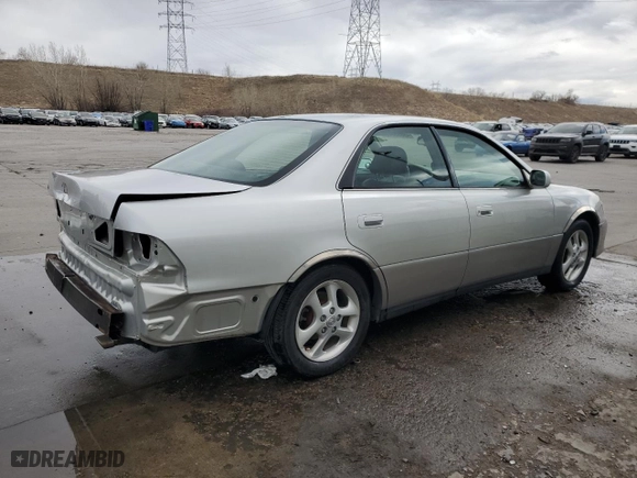 2001 Lexus ES 300 with VIN JT8BF28G115106013, listed as a Copart auction lot 49893545 with 141,764 mi miles and Salvage Title. Bid and sale history available at carsss.com. Image 3.