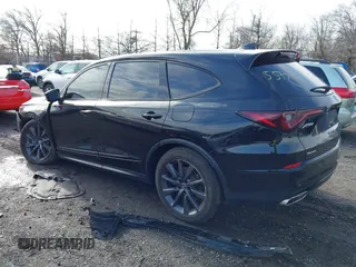 2025 Acura MDX w/A-Spec Package z VIN 5J8YE1H07SL000336, wystawiony jako IAAI lot #41725542 z przebiegiem 6 013 mil mil oraz . Historia ofert i sprzedaży dostępna na DreamBid. Obrazek 3.