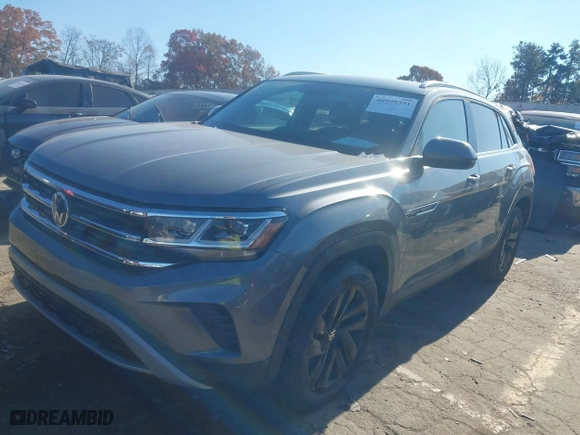 2022 Volkswagen Atlas Cross Sport 3.6L V6 SE w/Technology with VIN 1V2JE2CA6NC208457, listed as a IAAI auction lot 40999391 with 40,409 mi miles. Bid and sale history available at carsss.com. Image 17.