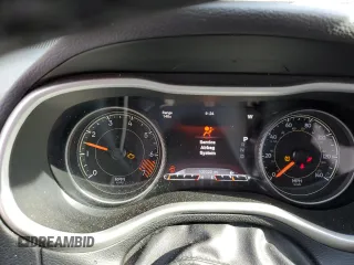 2015 Jeep Cherokee Trailhawk z VIN 1C4PJMBB1FW779321, wystawiony jako Copart lot #89139885 z przebiegiem 102 022 mil mil oraz Szkoda całkowita • Salvage title. Historia ofert i sprzedaży dostępna na DreamBid. Obrazek 9.