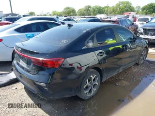 2021 Kia Forte LXS z VIN 3KPF24ADXME368759, wystawiony jako IAAI lot #41864100 z przebiegiem 75 404 mil mil oraz . Historia ofert i sprzedaży dostępna na DreamBid. Obrazek 4.