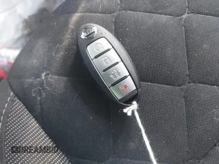 2019 Nissan Kicks SR z VIN 3N1CP5CU4KL491184, wystawiony jako IAAI lot #41260915 z przebiegiem 79 554 mil mil oraz . Historia ofert i sprzedaży dostępna na DreamBid. Obrazek 11.