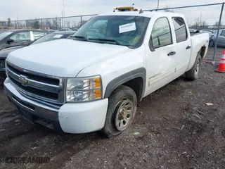 2011 Chevrolet Silverado 1500 LS with VIN 3GCPKREA1BG124050, listed as a IAAI auction lot 41656687 with 200,319 mi miles. Bid and sale history available at carsss.com. Image 2.