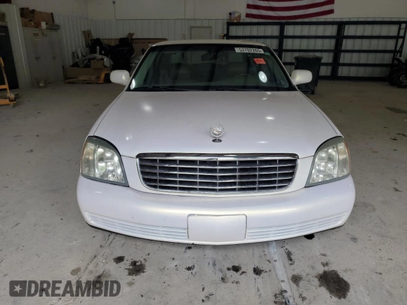 2004 Cadillac DeVille z VIN 1G6KD54Y84U137828, wystawiony jako Copart lot #53702265 z przebiegiem 156 439 mil mil oraz Szkody całkowita. Historia ofert i sprzedaży dostępna na DreamBid. Obrazek 5.