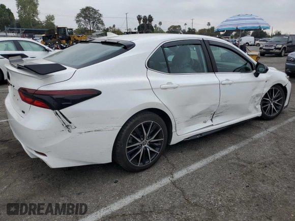 2021 Toyota Camry SE Nightshade with VIN 4T1G11AK6MU611646, listed as a Copart auction lot 50590225 with 55,704 mi miles and Salvage Title. Bid and sale history available at DreamBid. Image 3.