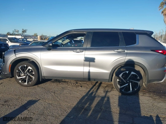 2023 Mitsubishi Outlander SE with VIN JA4J3UA87PZ050286, listed as a IAAI auction lot 41826983 with 60,728 mi miles. Bid and sale history available at carsss.com. Image 14.