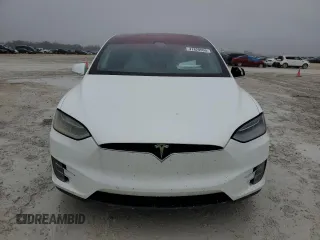 2017 Tesla Model X 90D z VIN 5YJXCBE22HF076134, wystawiony jako Copart lot #41828555 z przebiegiem 214 443 mil mil oraz Szkody całkowita. Historia ofert i sprzedaży dostępna na DreamBid. Obrazek 5.
