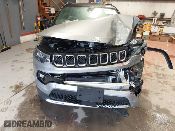 2024 Jeep Compass Limited z VIN 3C4NJDCN3RT578093, wystawiony jako IAAI lot #41567303 z przebiegiem 2 255 mil mil oraz . Historia ofert i sprzedaży dostępna na DreamBid. Obrazek 6.