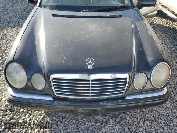 1998 Mercedes-Benz E 320 with VIN WDBJF25F4WA504385, listed as a Copart auction lot 79555844 with 392,558 mi miles and Clean Title. Bid and sale history available at DreamBid. Image 11.