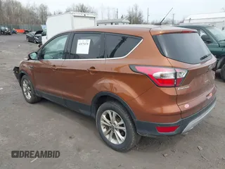 2017 Ford Escape SE with VIN 1FMCU9GD5HUA57132, listed as a IAAI auction lot 42075470 with 106,271 mi miles. Bid and sale history available at carsss.com. Image 3.