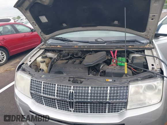 2010 Lincoln MKX with VIN 2LMDJ8JC3ABJ31932, listed as a IAAI auction lot 42117520 with 195,797 mi miles. Bid and sale history available at carsss.com. Image 10.