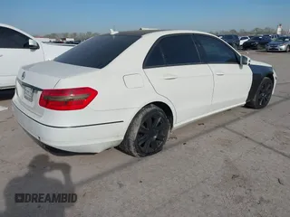 2012 Mercedes-Benz E-Class E 350 Luxury with VIN WDDHF8JBXCA595315, listed as a IAAI auction lot 41871462 with 122,677 mi miles. Bid and sale history available at carsss.com. Image 4.