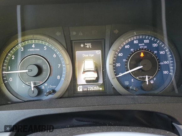 2020 Toyota Sienna LE Auto Access Seat with VIN 5TDKZ3DC1LS077076, listed as a Copart auction lot 86516374 with 226,269 mi miles and Salvage title. Bid and sale history available at DreamBid. Image 9.