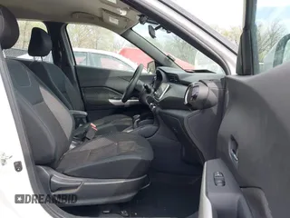 2020 Nissan Kicks SV z VIN 3N1CP5CVXLL545498, wystawiony jako IAAI lot #41940641 z przebiegiem 74 554 mil mil oraz . Historia ofert i sprzedaży dostępna na DreamBid. Obrazek 5.
